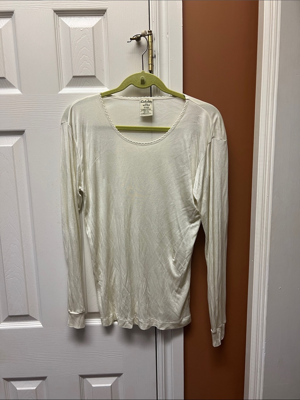 Cabala’s Cream Long Sleeve Scoop Neck Top